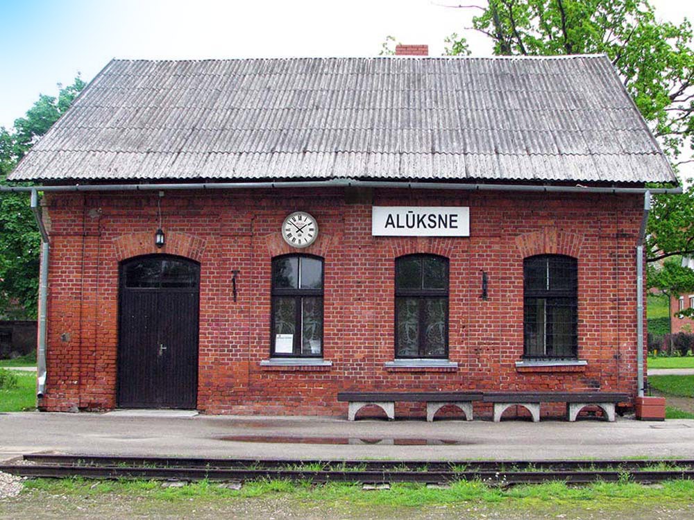 Dzelzceļas stacijas pulkstenis