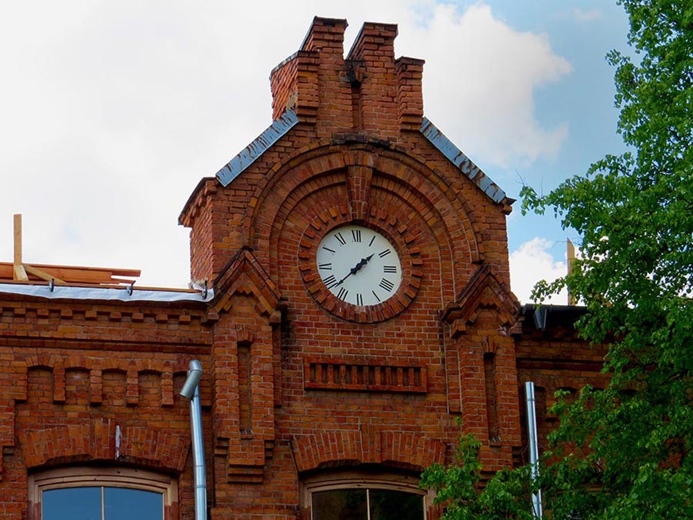 Daugavpils tehnikuma pulkstenis
