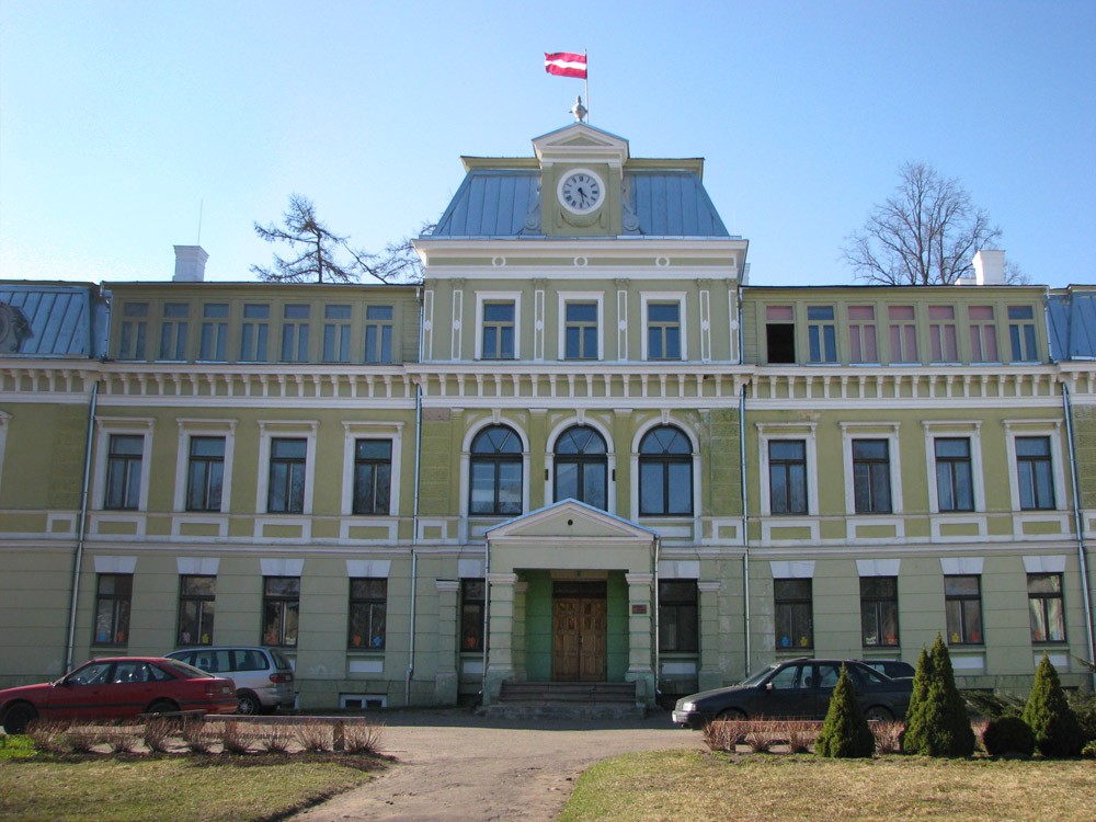 Kocēni, fasādes pulkstenis D 1.2 m